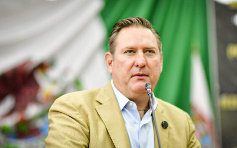Olson denuncia controversia constitucional del Gobierno Federal contra Chihuahua por enseñanza correcta del español y rechazo al lenguaje inclusivo