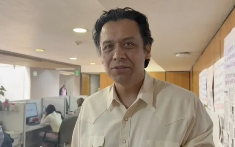 Marx Arriaga suma más de 90 horas resguardado en oficina de la SEP – Martillo Rojo Noticias