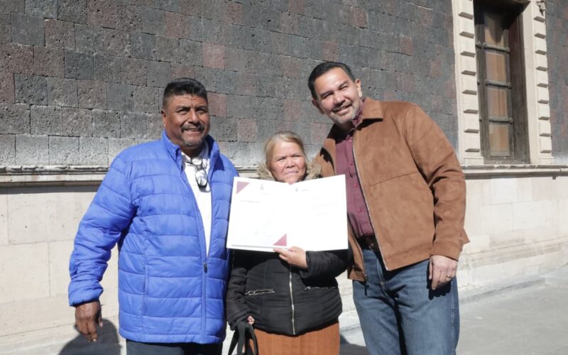 Entregan Gobierno Municipal e INSUS 400 escrituras y títulos de propiedad en Ciudad Juárez