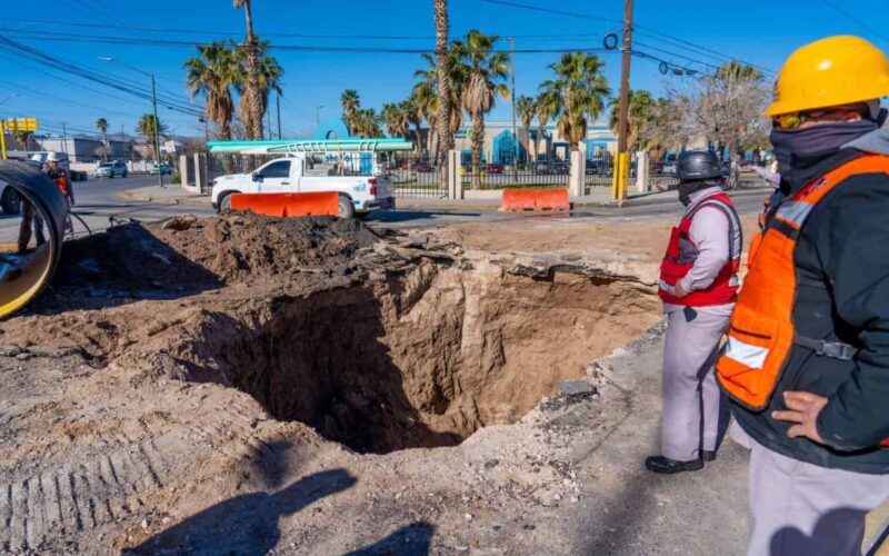 Atiende JMAS hundimiento por colapso de colector en avenida Vicente Guerrero