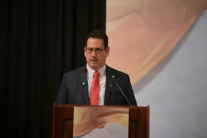 Francisco Muñoz asume la presidencia – Martillo Rojo Noticias