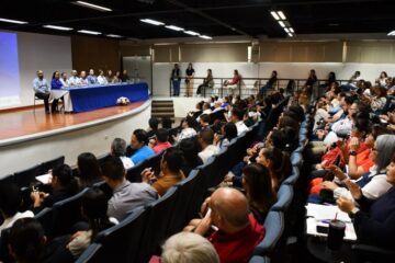 Piden recoger más de 41 mil lentes gratuitos para estudiantes de Chihuahua